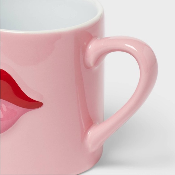 Chic Pink Lip Design Mug - Picture 3 of 4